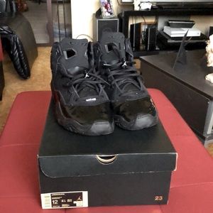 Jordan b loyal black in great condition